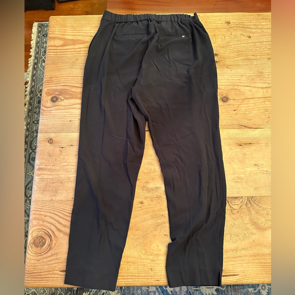 Banana Republic Black Tapered Ankle Crop Dress Pants Size 8 - Picture 2 of 5